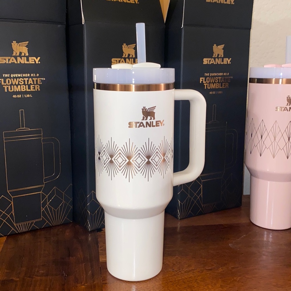NEW STANLEY QUENCHER H2.0 FLOWSTATE™ TUMBLER | 40 OZ DECO COLLECTION - Picture 4 of 16